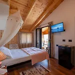 Shena The Farm Boutique 3*